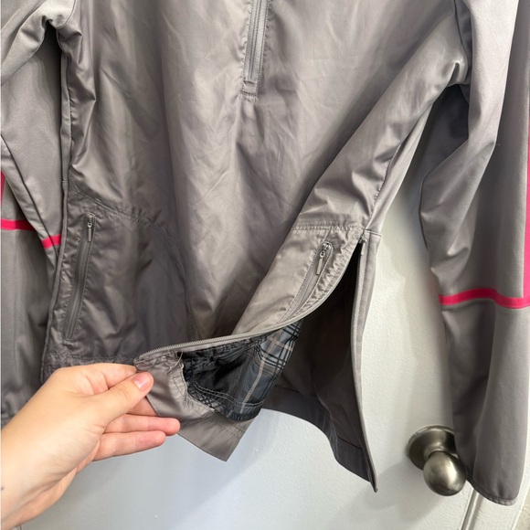 Nike Golf Quarter-Zip Pullover - Picture 2 of 4